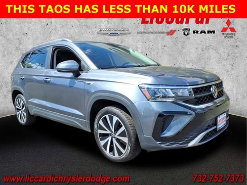 Used 2024 Volkswagen Taos SE image 1