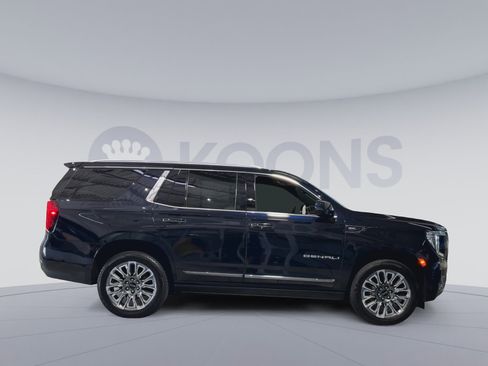 Used 2023 GMC Yukon Denali Ultimate AWD/4WD image 12