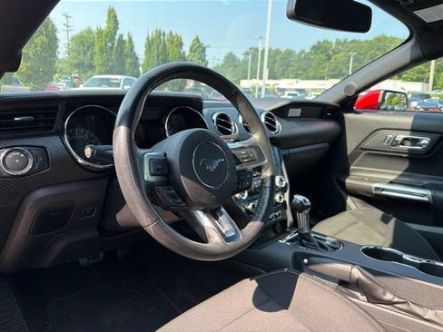 Used 2017 Ford Mustang Coupe RWD image 12