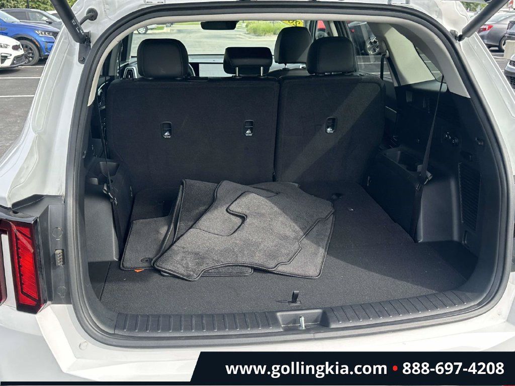 Certified 2026 Kia Sorento EX AWD/4WD image 9