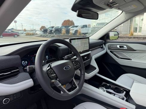 New 2026 Ford Explorer Platinum w/ LUX Leather Package image 8