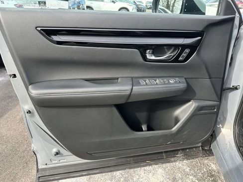 Used 2025 Honda CR-V EX-L image 13