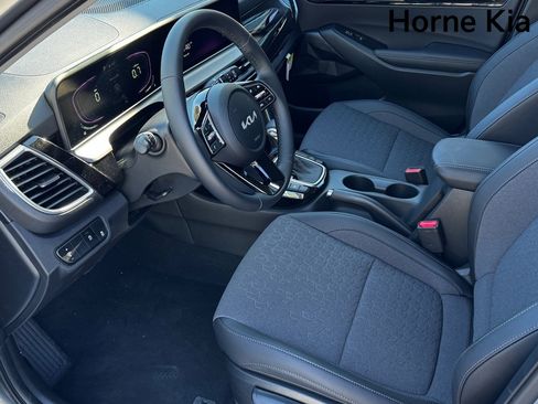 New 2026 Kia Seltos S FWD image 9