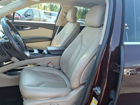 Used 2019 Lincoln Nautilus Select AWD/4WD image 12