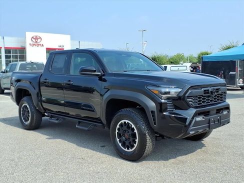 Used 2026 Toyota Tacoma TRD Off-Road AWD/4WD image 2