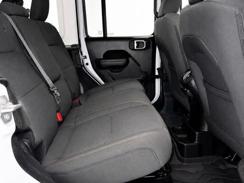 Used 2024 Jeep Wrangler Unlimited w/ Convenience Group AWD/4WD image 18