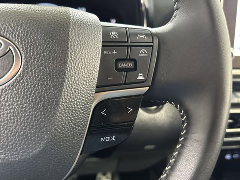 Used 2025 Toyota Camry SE FWD image 44