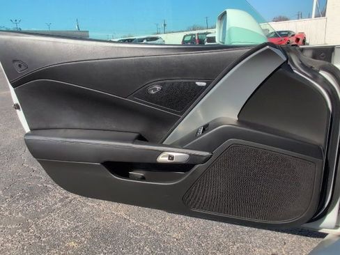 Used 2017 Chevrolet Corvette Stingray Coupe w/ 1LT image 10