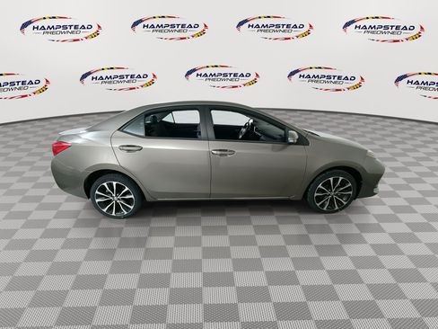 Used 2017 Toyota Corolla SE image 9