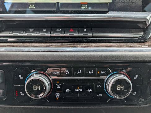 Used 2024 GMC Sierra 3500 SLE w/ SLE Value Package image 16