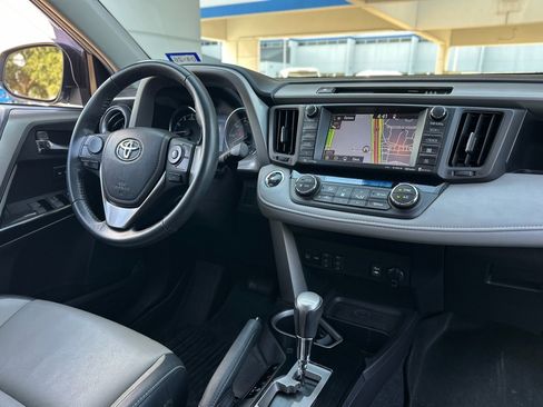 Used 2018 Toyota RAV4 Limited image 5