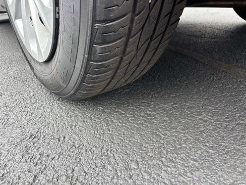 Used 2016 Toyota Camry LE image 9