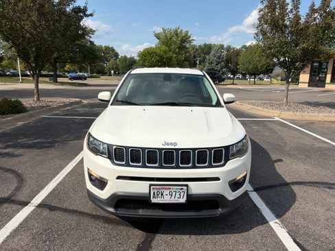 Used 2018 Jeep Compass Latitude w/ Popular Equipment Group AWD/4WD image 4