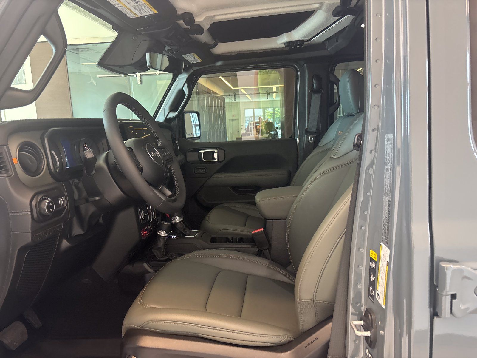 Used 2026 Jeep Gladiator Mojave AWD/4WD image 11