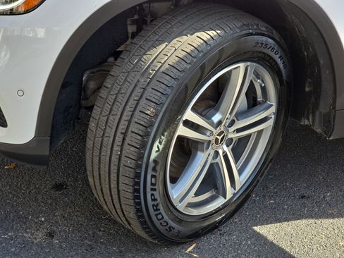 Used 2022 Mercedes-Benz GLC 300 4MATIC w/ Multimedia Package Lite image 33