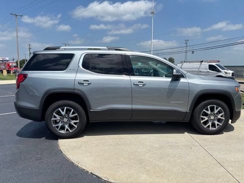 Used 2023 GMC Acadia SLT w/ Preferred Package FWD image 8