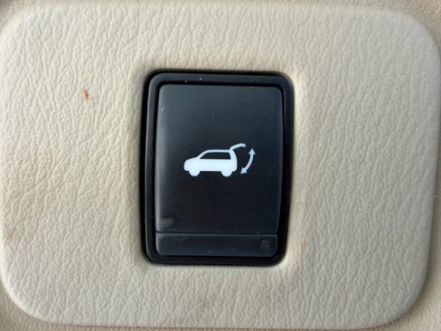 Used 2019 Nissan Pathfinder SL w/ SL Premium Package image 31