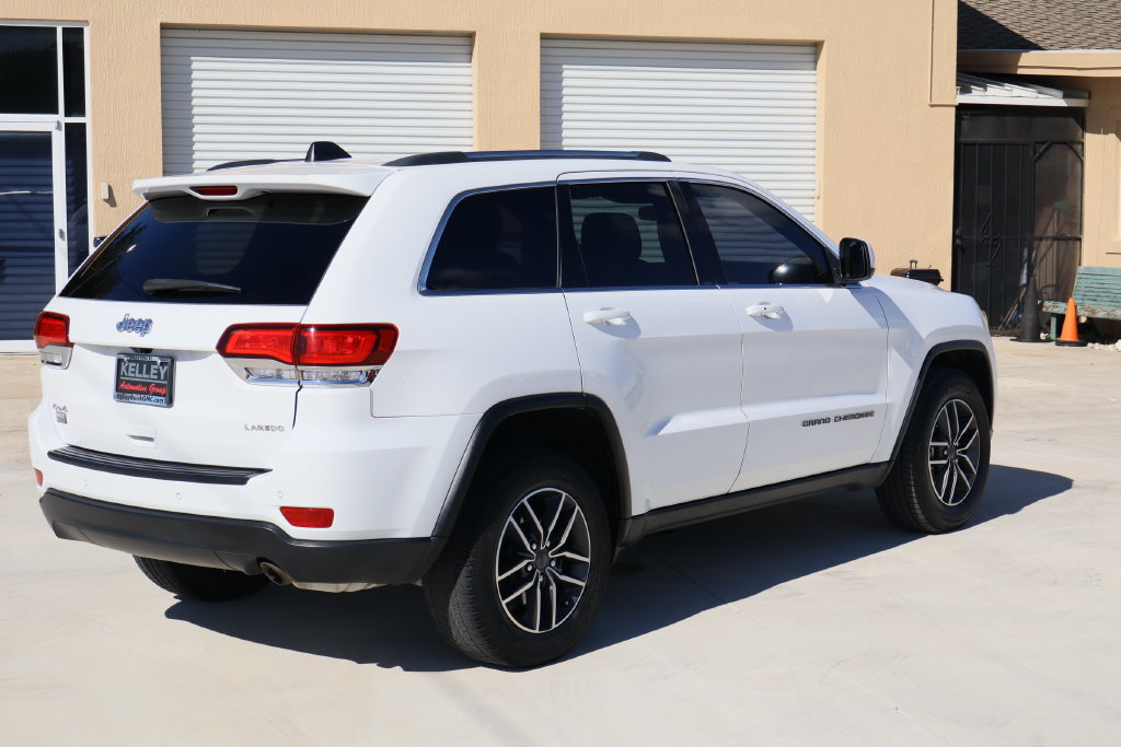 Used 2021 Jeep Grand Cherokee Laredo AWD/4WD image 9