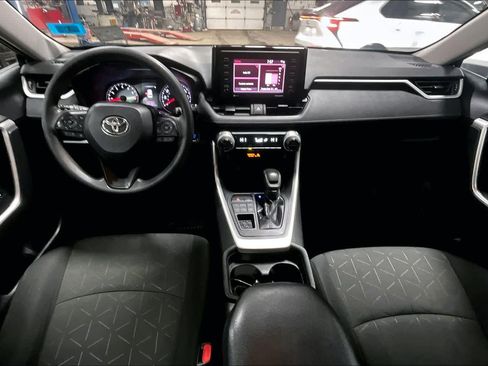 Used 2020 Toyota RAV4 XLE image 14