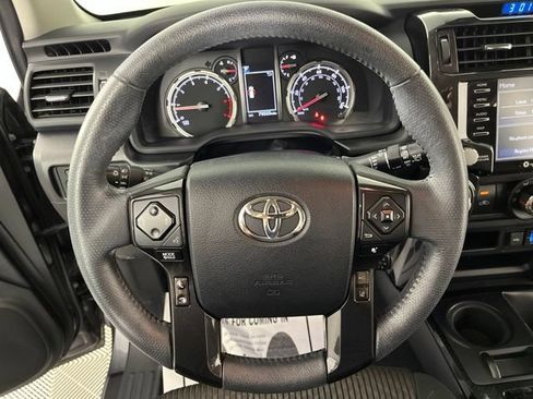 Used 2020 Toyota 4Runner TRD Off-Road AWD/4WD image 21