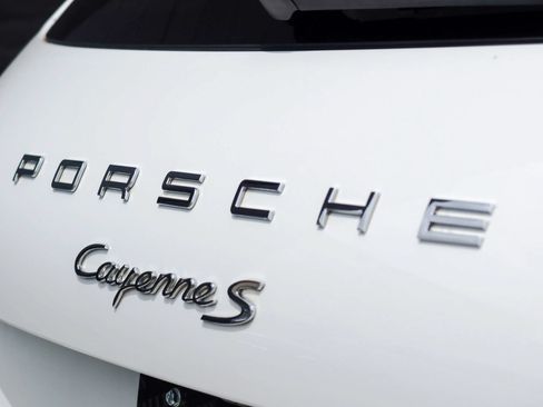 Used 2017 Porsche Cayenne S AWD/4WD image 8