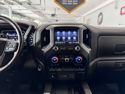 Certified 2022 GMC Sierra 2500 Denali w/ Denali Ultimate Package AWD/4WD image 19