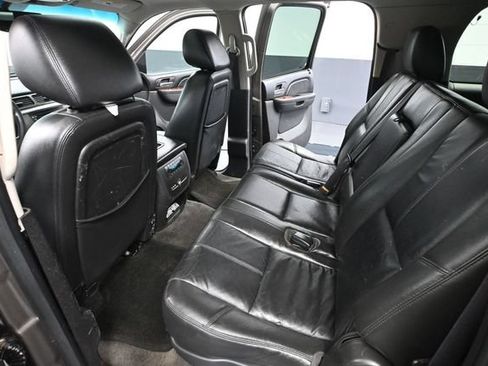 Used 2012 GMC Yukon XL SLT w/ SLT-2 Equipment Package AWD/4WD image 35