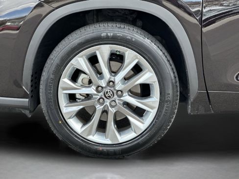 Used 2022 Toyota Highlander Limited image 12