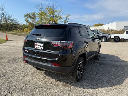 Used 2024 Jeep Compass Trailhawk AWD/4WD image 10