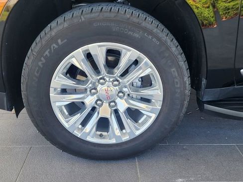 Used 2025 GMC Yukon Denali RWD image 8