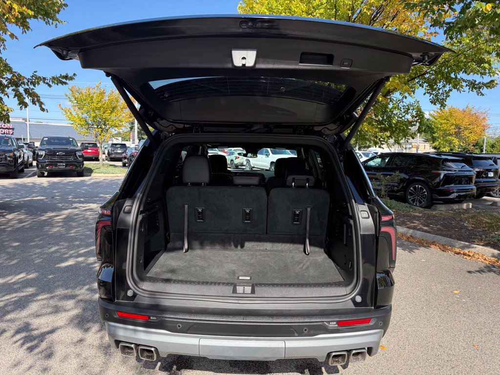 Used 2026 Chevrolet Traverse LT AWD/4WD image 10