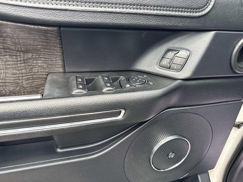Used 2019 Ford Expedition Limited w/ Equipment Group 301A RWD image 22