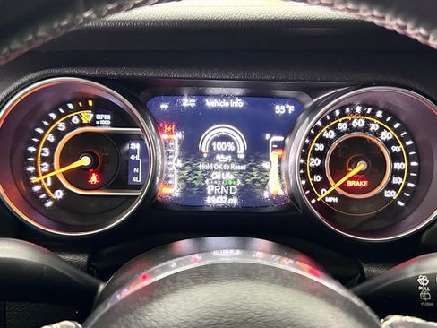 Used 2018 Jeep Wrangler Unlimited Sahara image 27