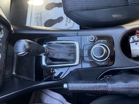 Used 2015 MAZDA MAZDA3 i Touring image 12