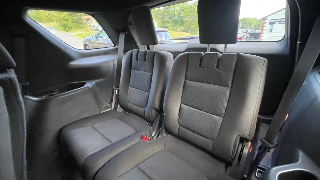 Used 2015 Ford Explorer XLT AWD/4WD image 22