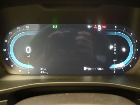 Certified 2025 Volvo XC40 B5 Core image 26