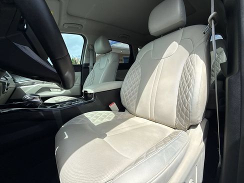 Used 2023 Kia Sorento SX AWD/4WD image 7