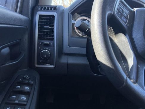 Used 2015 RAM 1500 Express image 18