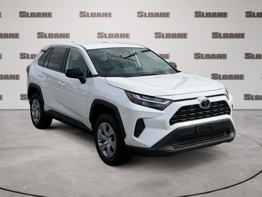 Used 2025 Toyota RAV4 LE AWD/4WD image 7