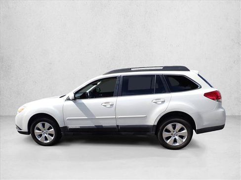 Used 2012 Subaru Outback 3.6R Limited w/ Moonroof Pkg AWD/4WD image 2