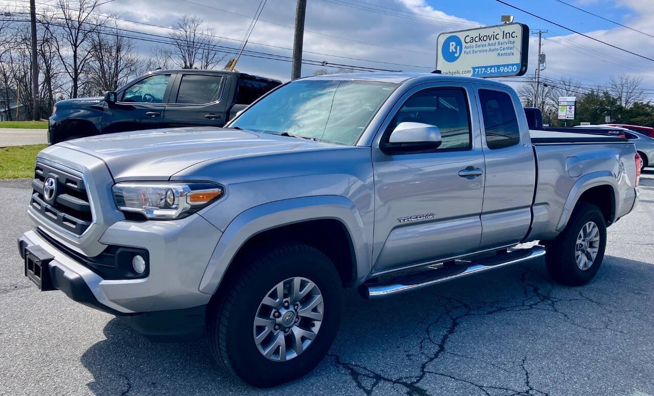 Used 2016 Toyota Tacoma SR5 RWD image 2