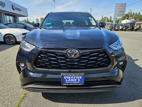 Used 2020 Toyota Highlander XLE AWD/4WD image 8