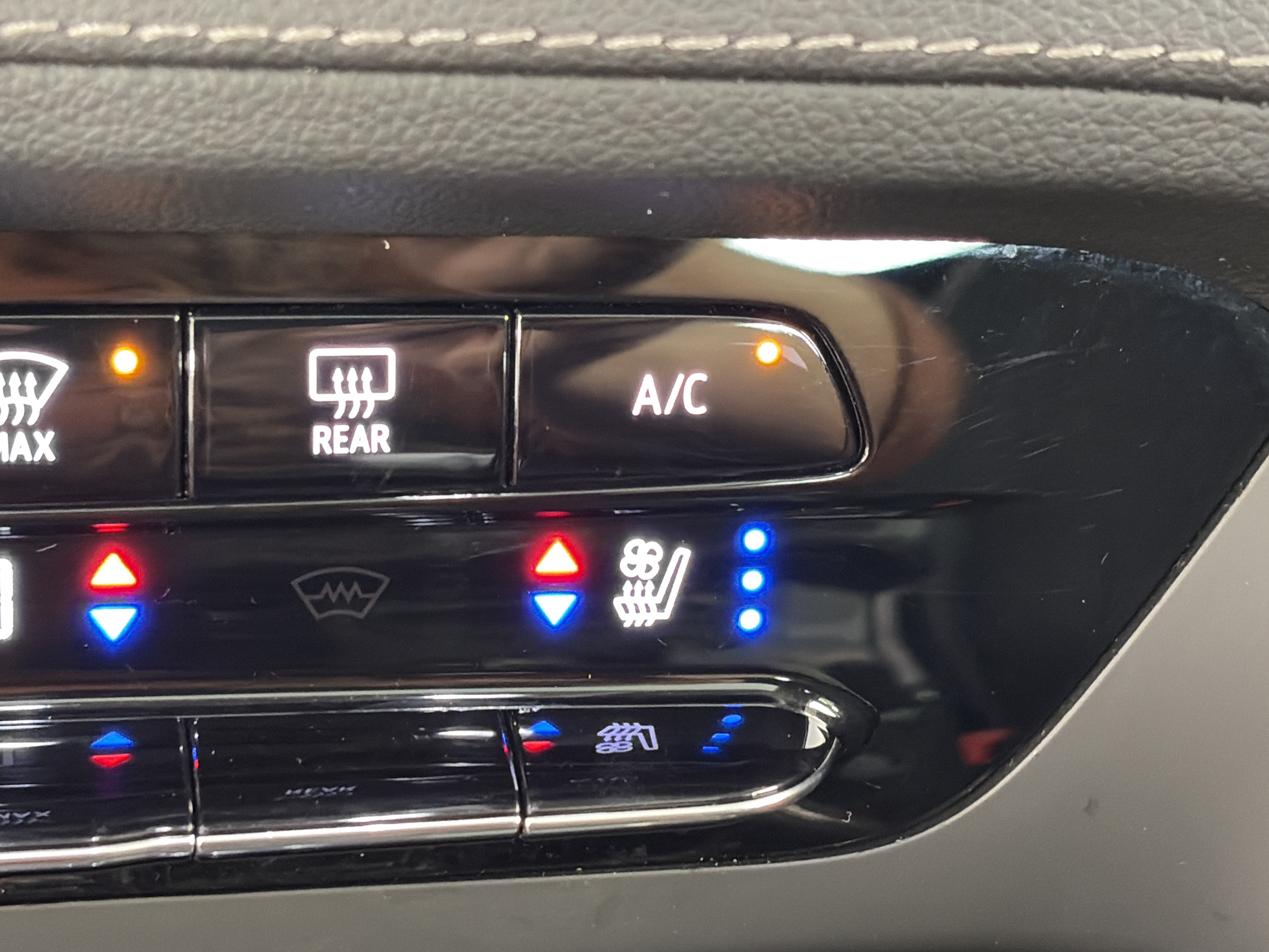 Certified 2023 Buick Envision Avenir AWD/4WD image 28
