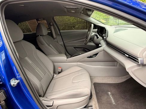 Used 2025 Hyundai Elantra Sport image 37