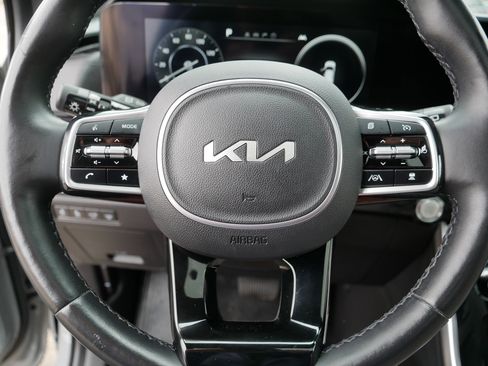 Used 2022 Kia Carnival SX Prestige FWD image 25
