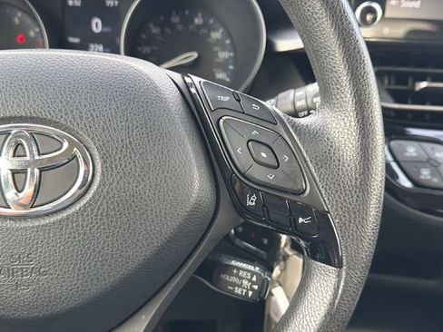 Used 2021 Toyota C-HR LE FWD image 19