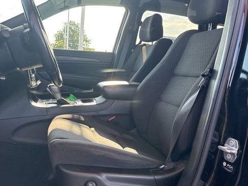 Used 2022 Jeep Grand Cherokee Laredo E w/ Security & Convenience Group image 11