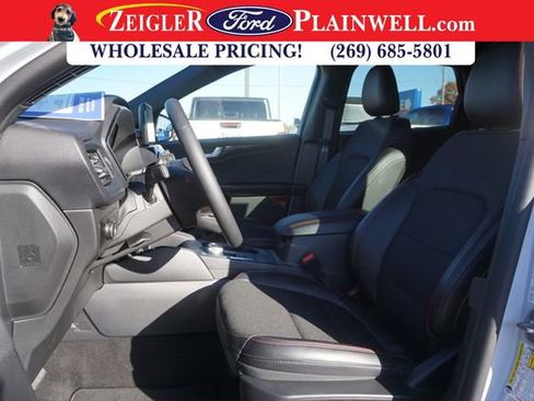 Used 2025 Ford Escape ST-Line image 16