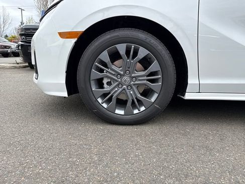 New 2026 Honda Odyssey Touring image 28