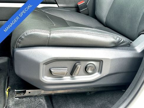 Used 2023 Toyota Tundra Limited AWD/4WD image 12